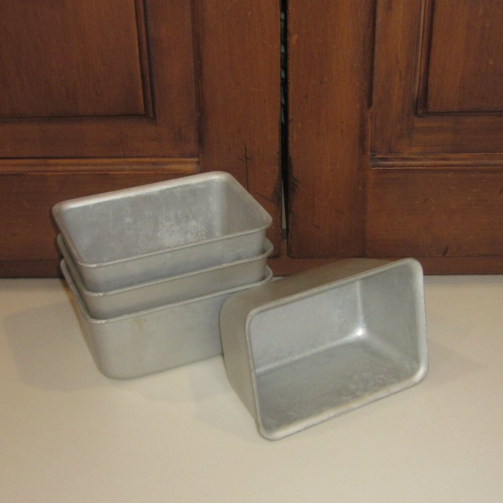 Wear-Ever Aluminum 1 Pound Loaf Pans